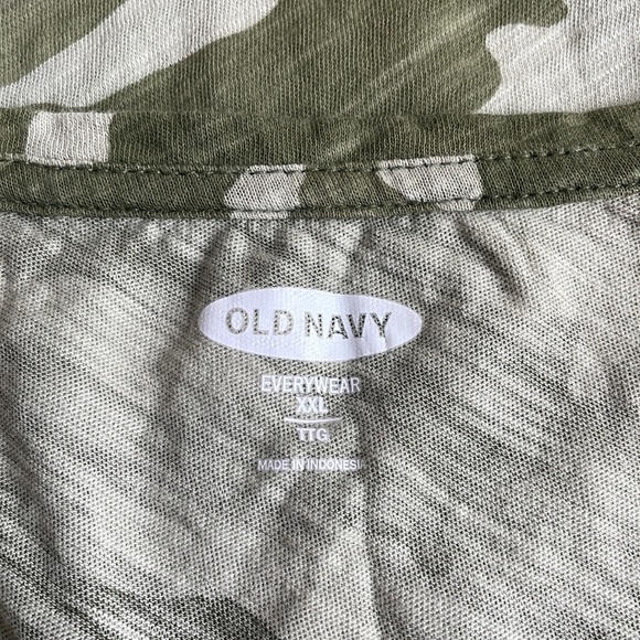 Green Camo Tank Top Old Navy NWT - Picture 4 of 8